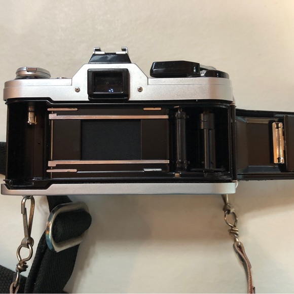 Vintage Canon AE-1 w/ 50mm Lens, ZYKKOR Flash, Canon FD 100-200/5.6 Zoom etc. - Picture 10 of 13